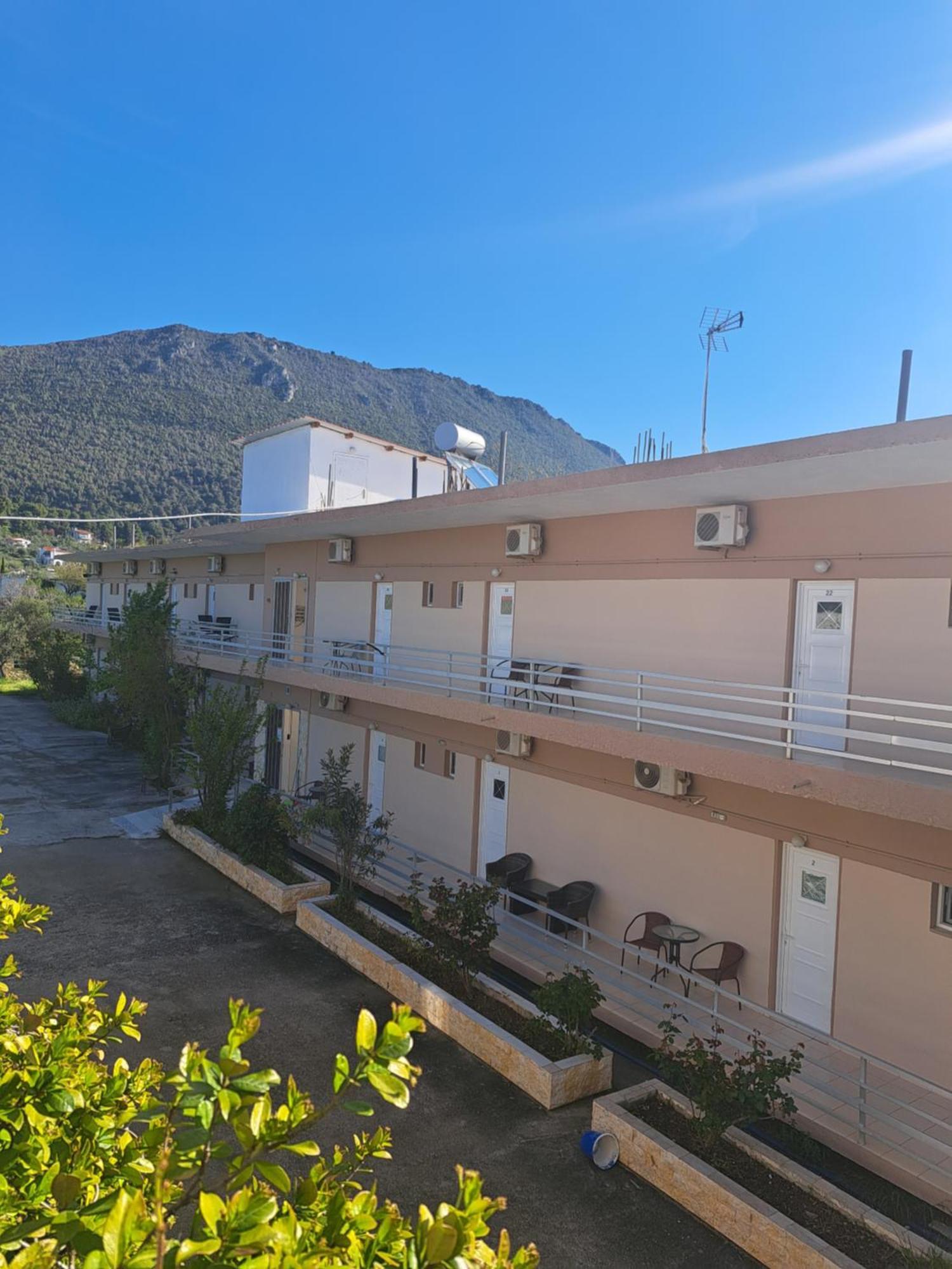 Studios Mona Agios Georgios  Eksteriør billede